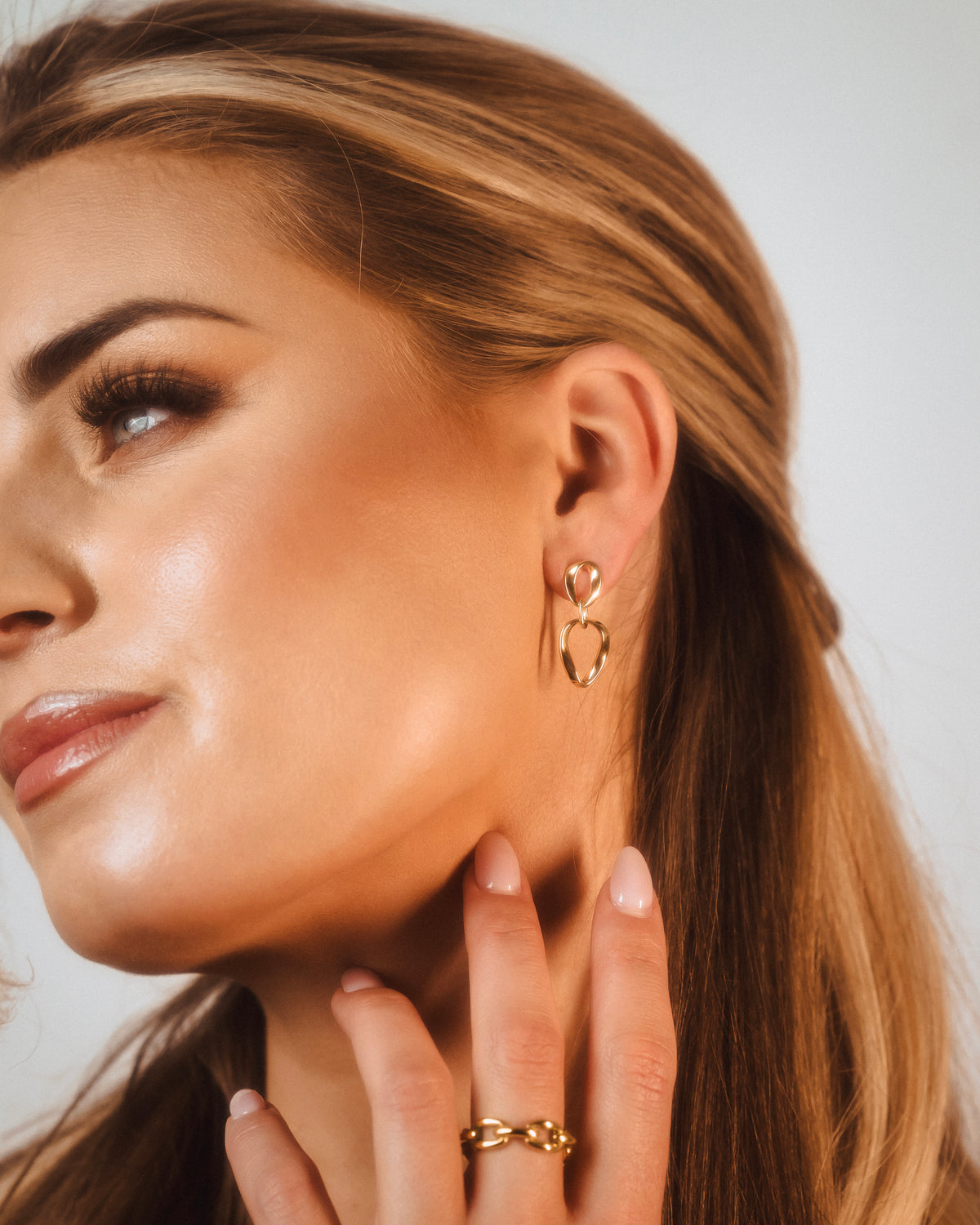 Goudkleurige Ovale Oorbellen – Minimalistisch & Elegant