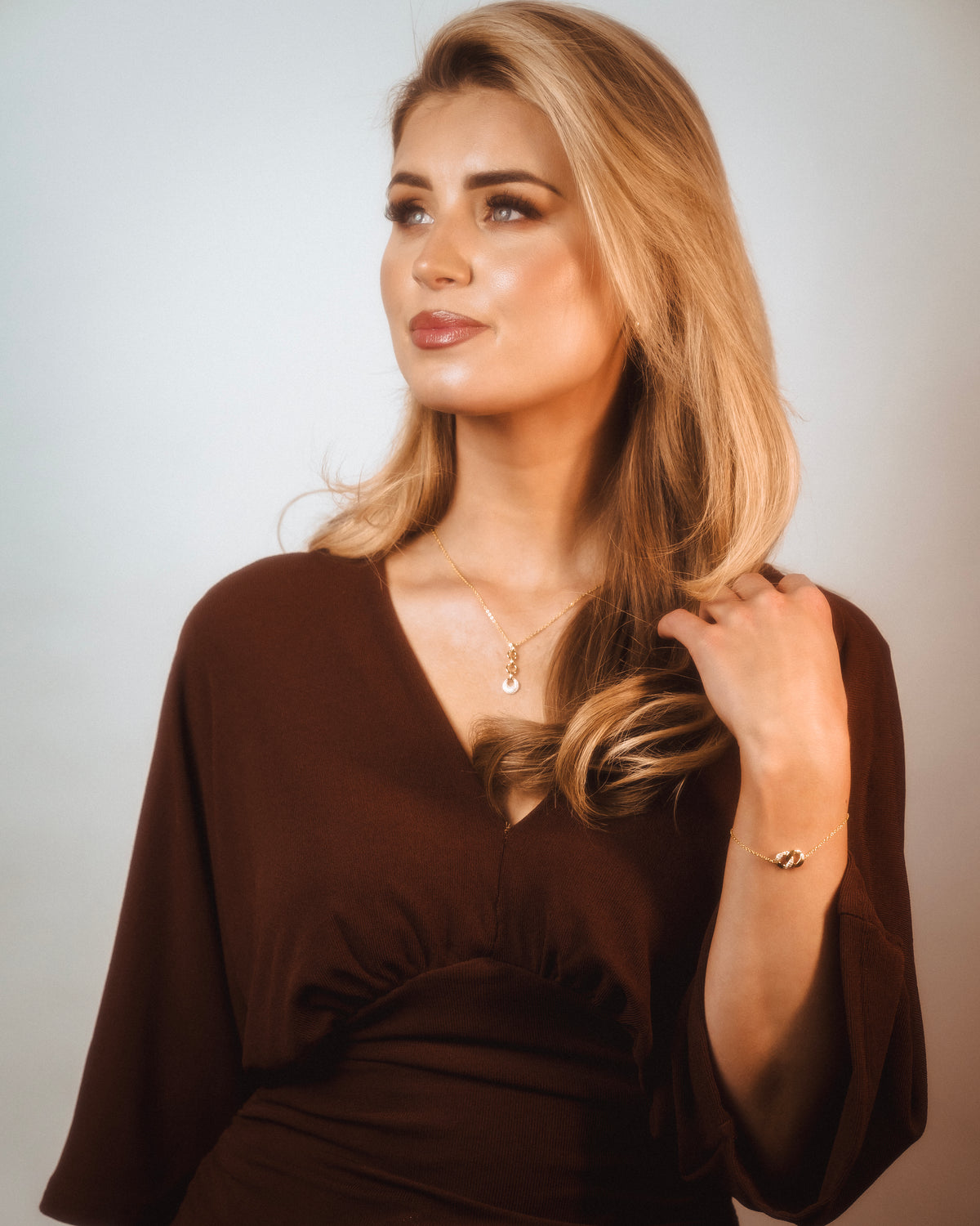 Goudkleurige Ketting met Schakelhanger – Subtiele Luxe