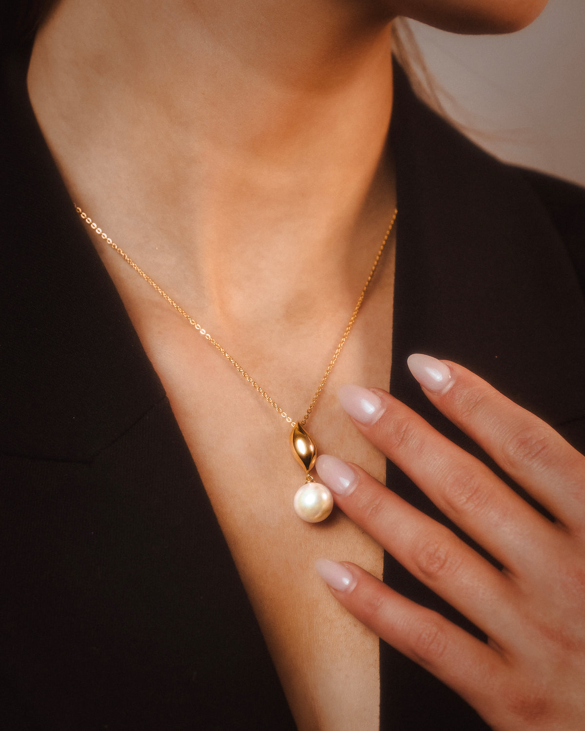 Goudkleurige Parelketting – Verfijnde Klasse