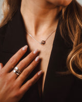 Zilverkleurige Ketting met Cirkelhanger – Tijdloze Verfijning